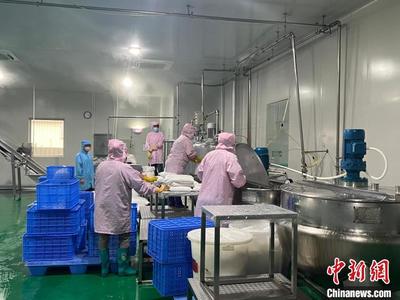 今夏鮮友嚴(yán)守質(zhì)量關(guān) 每一滴果汁的背后